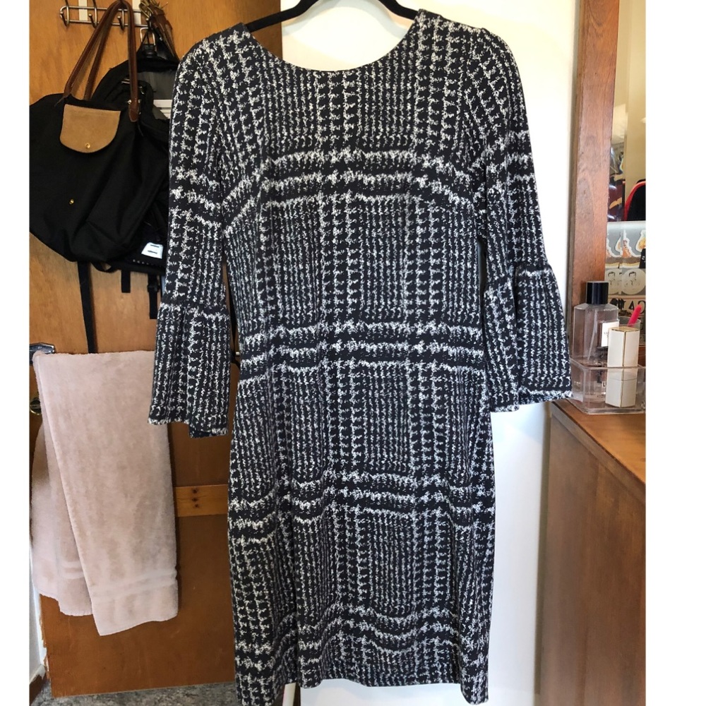 Talbots Bell Sleeve Business Style Dress Size 4